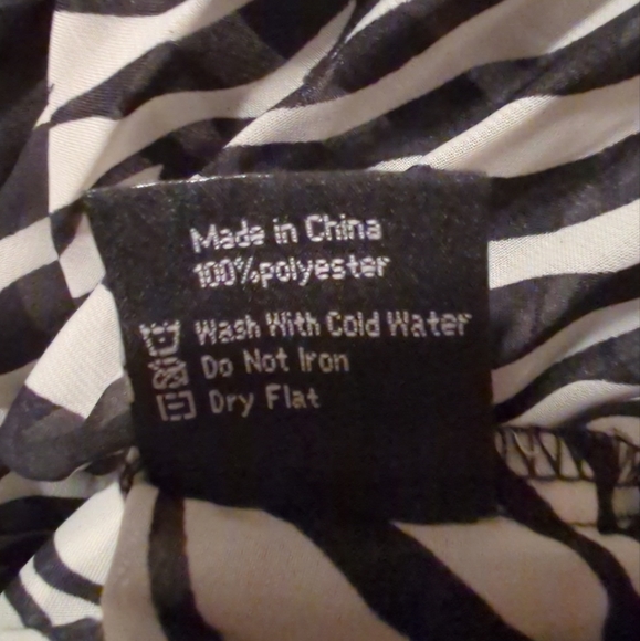 Magic Scarf Womens One Size Top Polyester Animal Print 1/2 Sleeves V-Neck NWOT - Picture 9 of 11